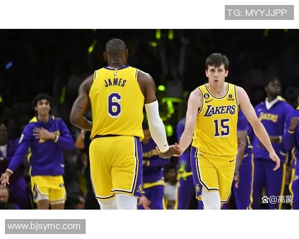 2011年湖人与黄蜂季后赛对决回顾及精彩瞬间分析 2011年湖人与黄蜂季后赛对决回顾及精彩瞬间分析