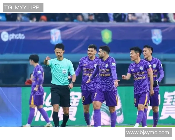 中超精彩对决申花迎战重庆全力争胜展现球队实力与激情 中超精彩对决申花迎战重庆全力争胜展现球队实力与激情