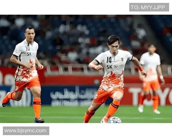 济州联与首尔FC激战正酣比分悬念引发球迷热议 济州联与首尔FC激战正酣比分悬念引发球迷热议