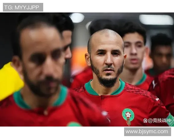 马丁内斯的传奇旅程：从足球新星到世界级教练的蜕变与挑战